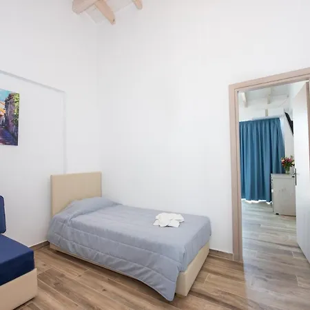 Angela & Apts Отель 3*