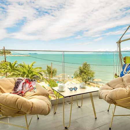 Отель Angela & Apts 3*