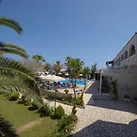 Angela & Apts Hotel 3*