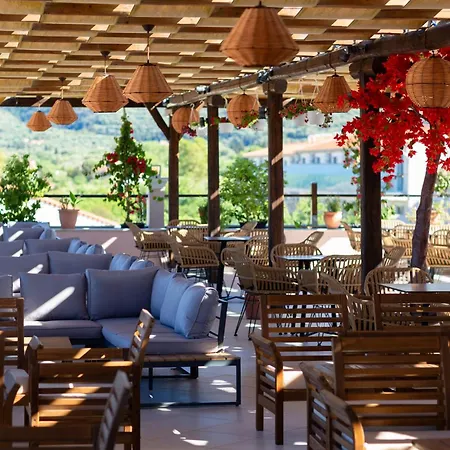 فندق Angela & Apts 3*